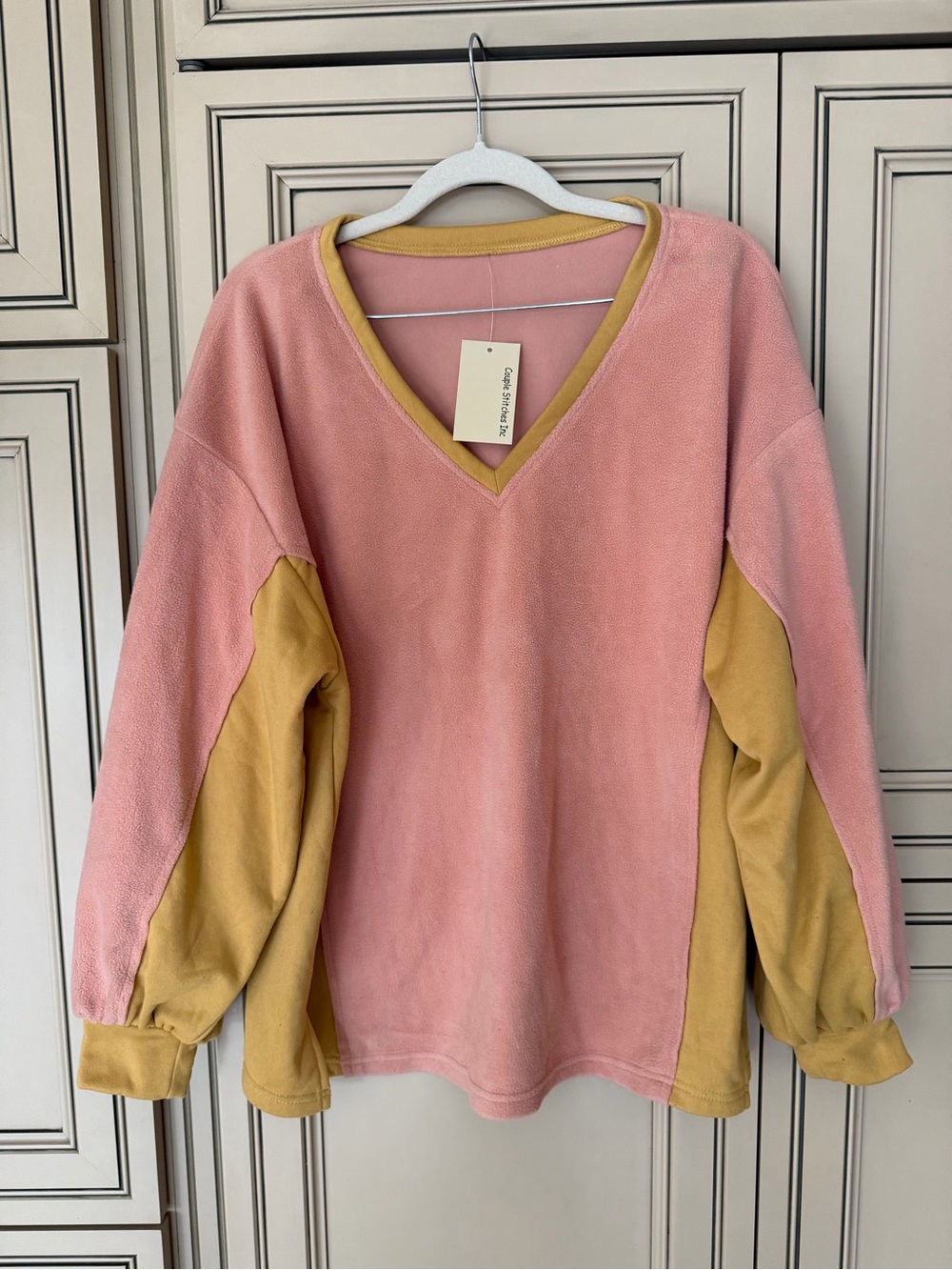 NWT Couple Stitches Inc. Soft V-Neck Colorblock FLEECE PULLOVER Sweater Pink Sm